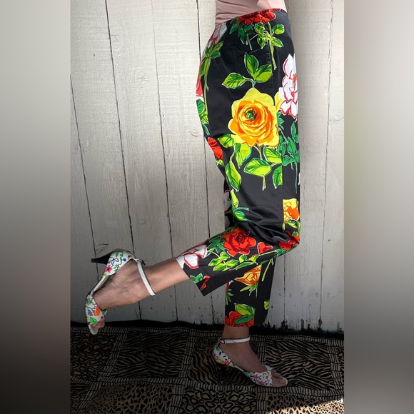 TAPP New York Red Floral Capri Pants (8) - Picture 4 of 17